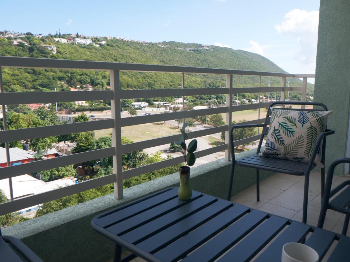 Apartamento Crieffe Views At The Lofts Kingston Exterior foto